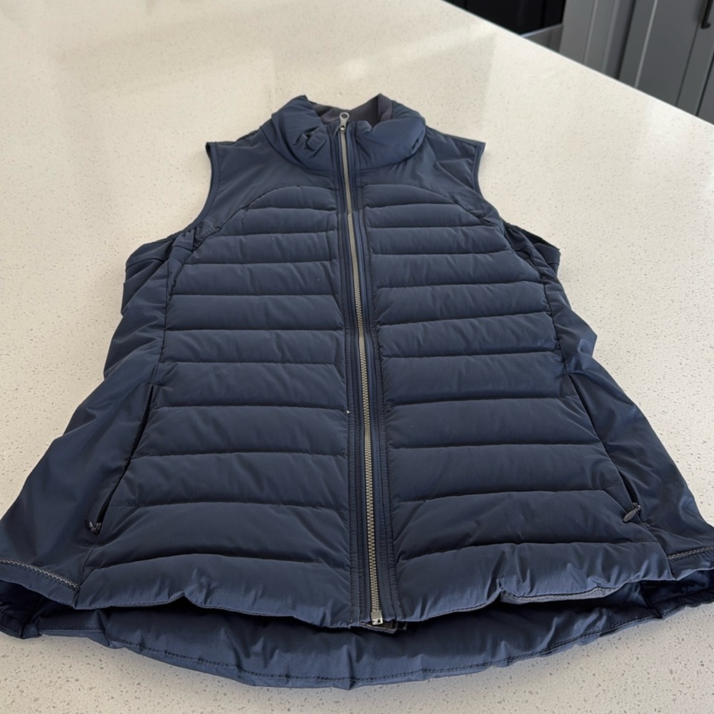 Lululemon women’s puffer vest 8